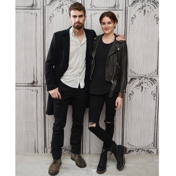 Frye Logger 8G Brown Leather Distressed Lace Up Lug Sole Work/Hiking Moto Boot - Picture 4 of 16